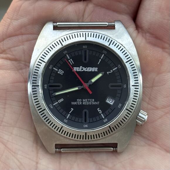 Nixon Clutch Exactly Stainless Steel Watch 34mm Japan Black Dial Date Quartz - Picture 1 of 9